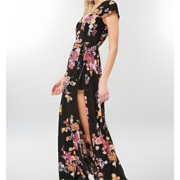 Forever 21 Plus Maxi Romper Dress Cap Sleeves V-Neck Size 1X Black Dark Floral - Picture 2 of 14